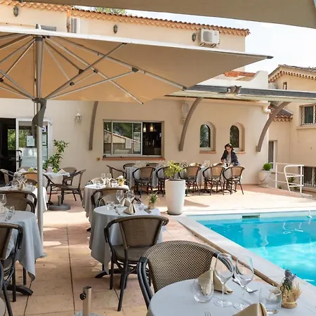 Des Ecureuils Hotel 3*