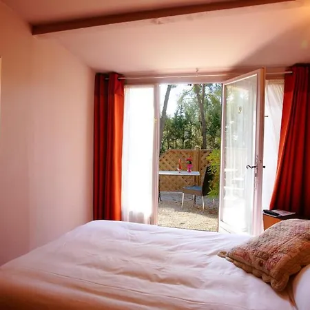 Des Ecureuils Hotel 3*