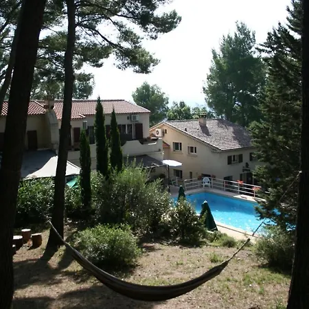 Des Ecureuils Hotel 3*